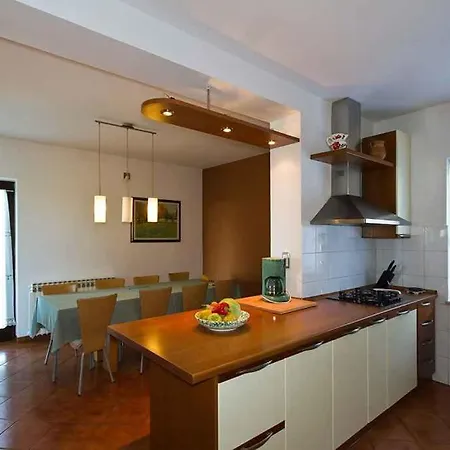 Apartment In - Istrien 33682 Pula